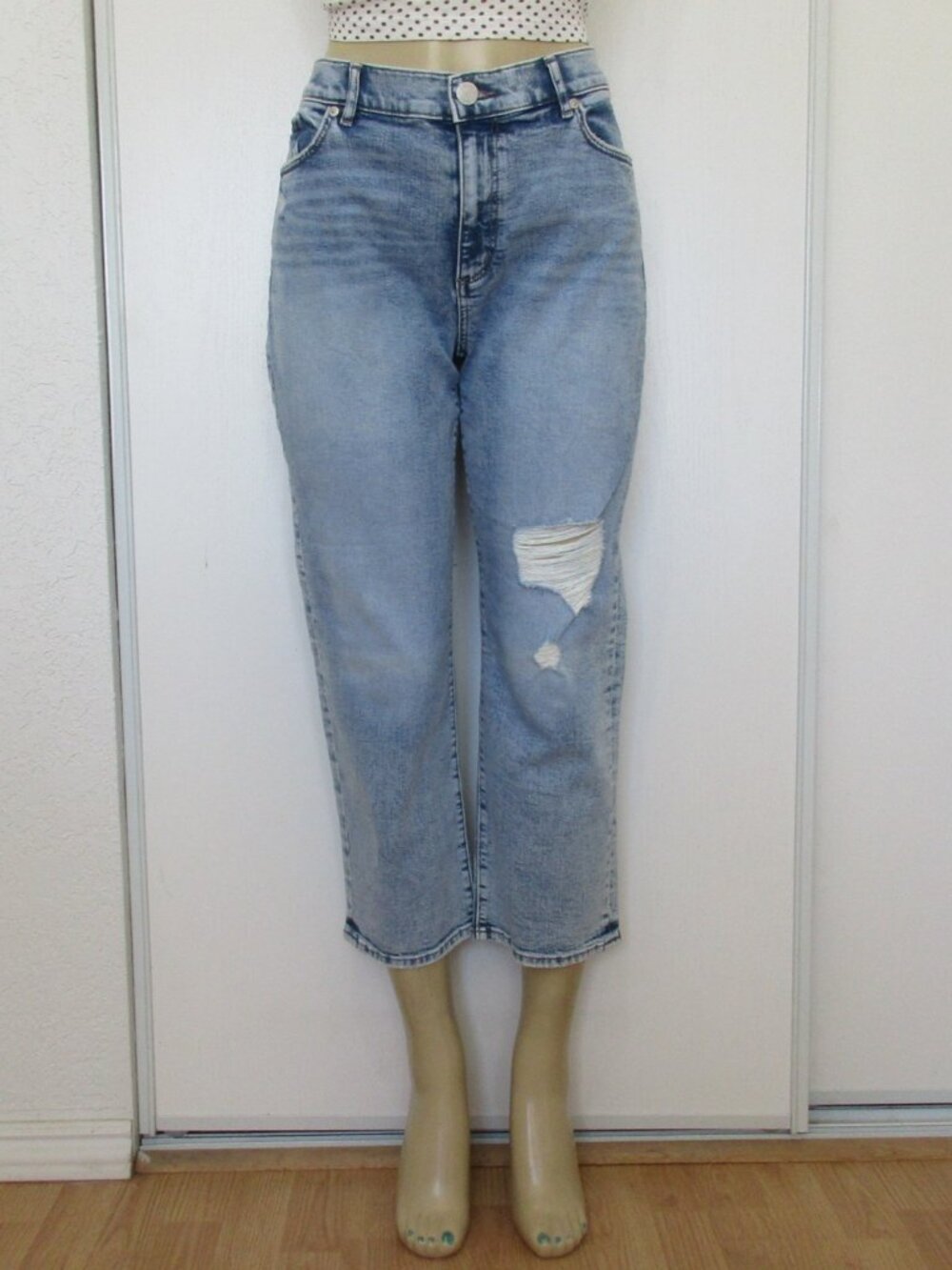 New LOFT Outlet Jeans Size 12P Straight Petite Distressed Denim